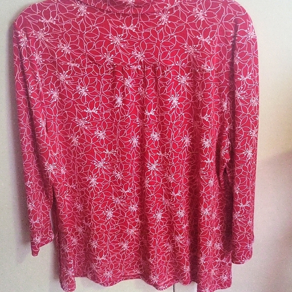 Calvin Klein Women's Red Floral Top - Picture 3 of 5